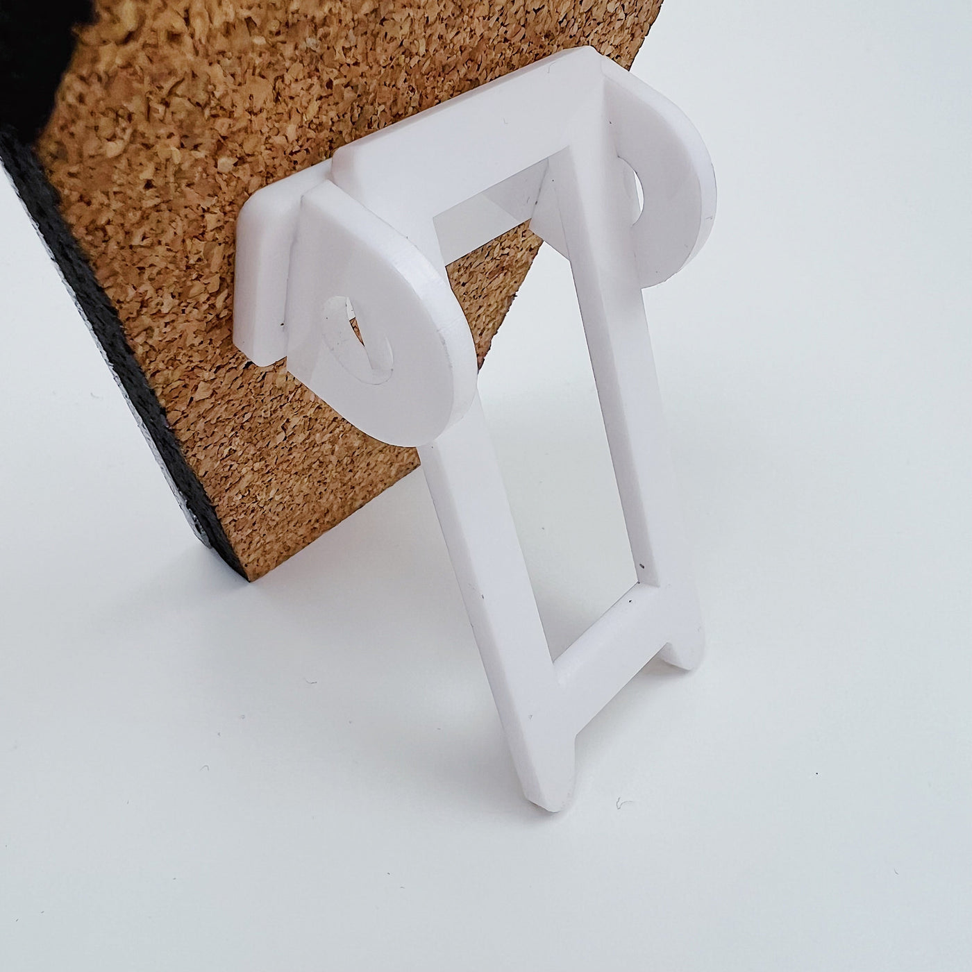 Fixed Easel Hardware for Large Pin Board